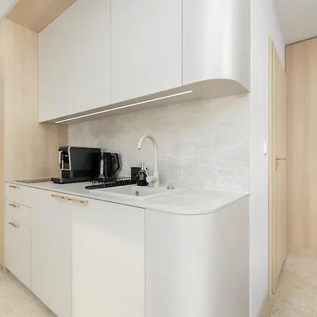 Apartment Close To The Beach, With Pool * Lukecin