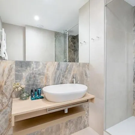 Apartment Close To The Beach, With Pool *