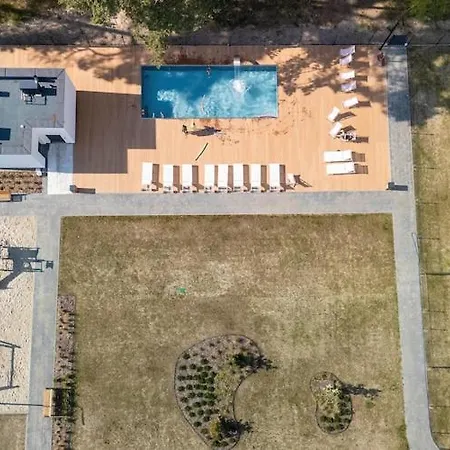 Apartment Close To The Beach, With Pool Apartment *